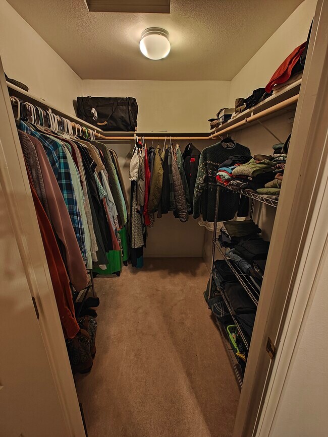 Building Photo - 2141 N Midtown Dr