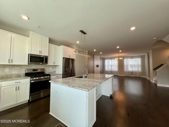 Building Photo - 32 Mariveles Wy