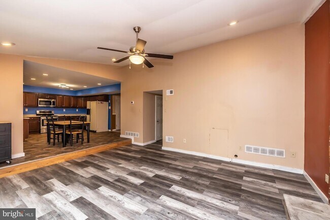 Building Photo - 3204 Norma Dr