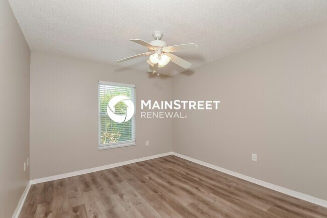 Building Photo - 3 Bedroom Pet-Friendly Home in SARASOTA, FL with Main Street Renewal