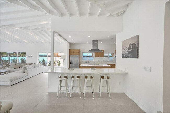 Building Photo - 12478 N Bayshore Dr