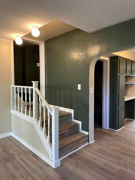 Building Photo - 634 First St