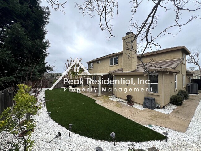 Building Photo - Beautiful Empire Ranch 5bd/3ba Home with 3 Car Garage - Must See