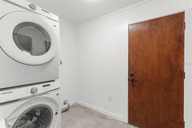 Building Photo - 4250 Marlowe Dr