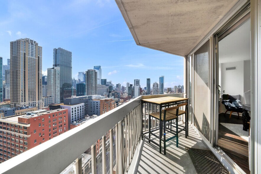 Building Photo - 545 N Dearborn St