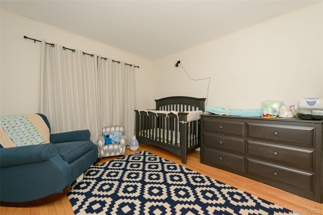 Building Photo - 57 Sagamore Hill Dr