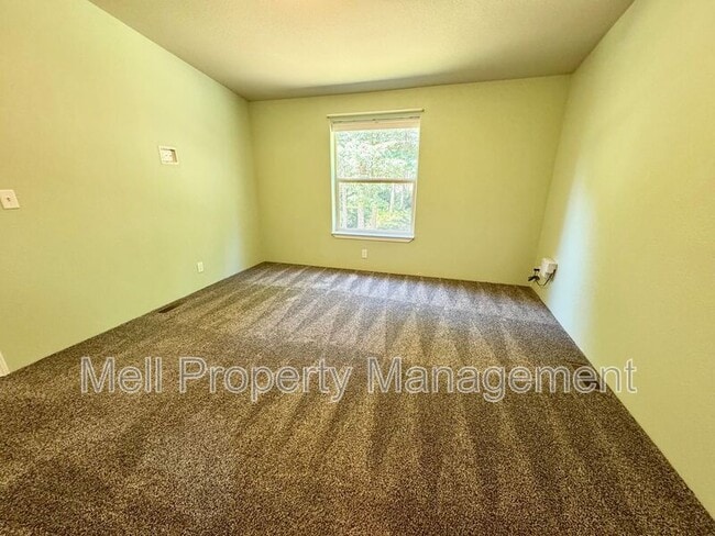Building Photo - 155 E Strayer Way