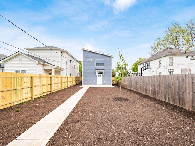 Building Photo - 145 Hayden Ave