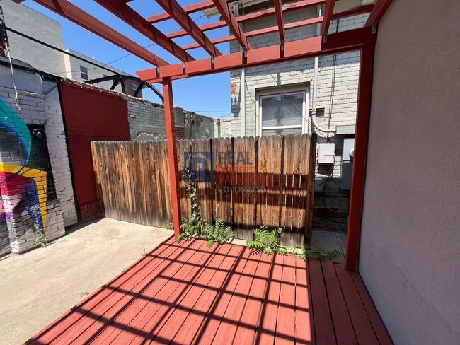 Building Photo - 2555 N Clarkson St