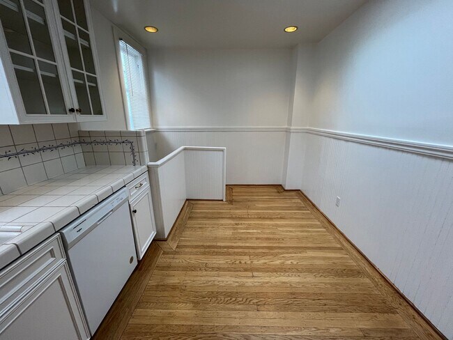 Building Photo - 1207 26th Ave