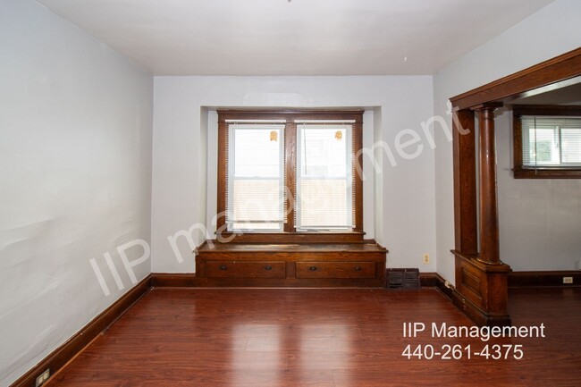 Building Photo - Lovely 2 Bed, 1 Bath Apartment in Clevelan...