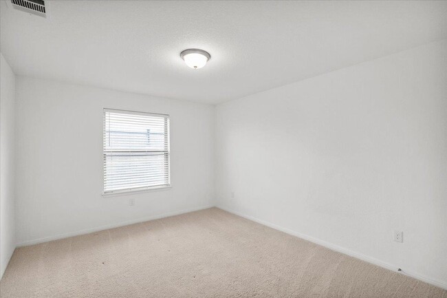 Building Photo - 405 Arrowhead Vine St