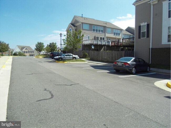 Building Photo - 8250 Red Carnation Ct