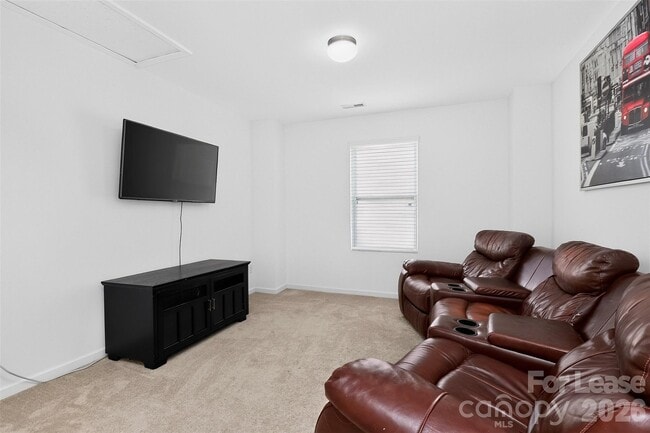 Building Photo - 2038 Eddie Massey Ln
