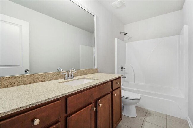 Building Photo - 5090 Breezewood Cir