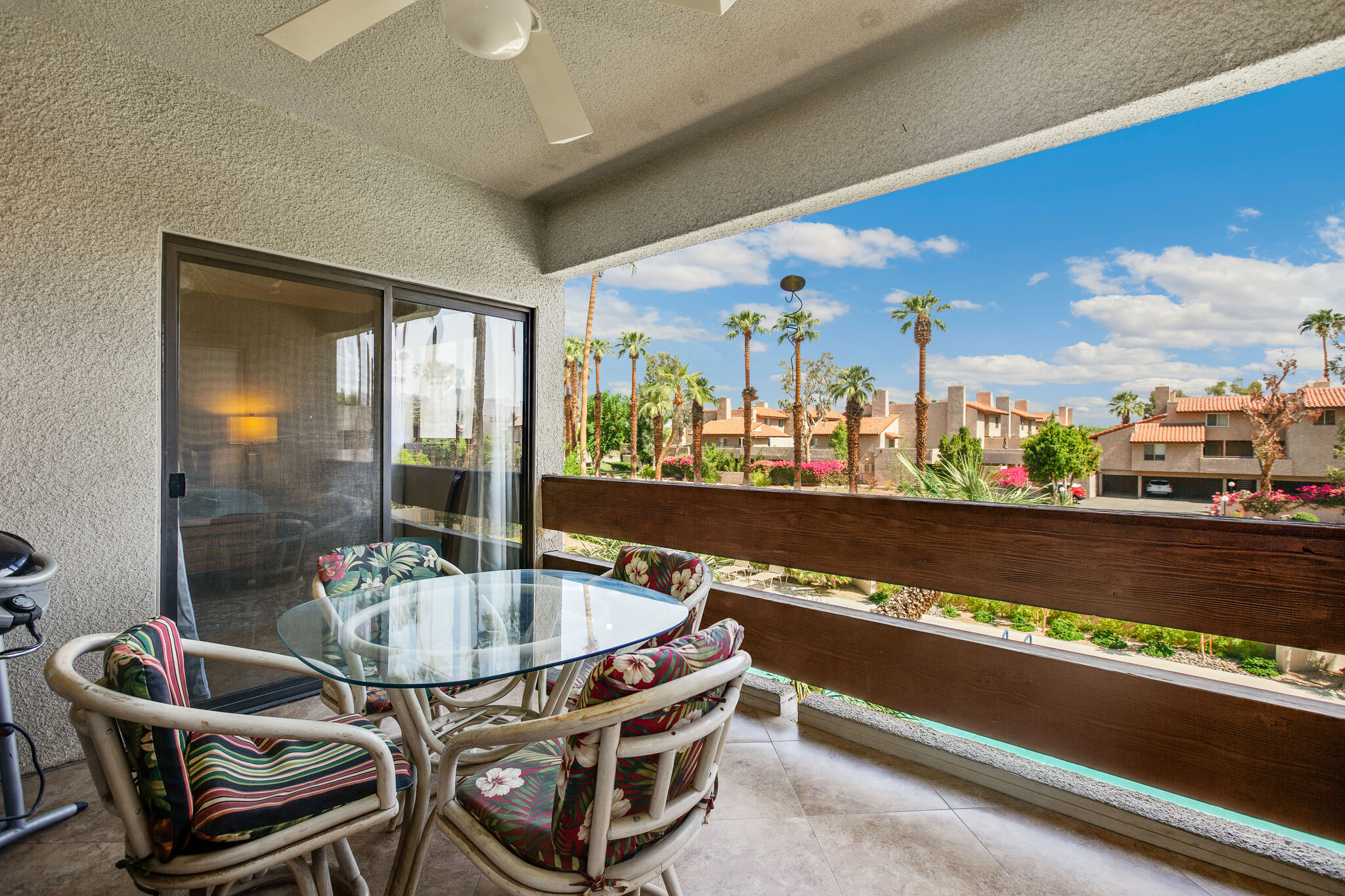 Private patio (with access from living area and main bedroom) - 255 S Avenida Caballeros