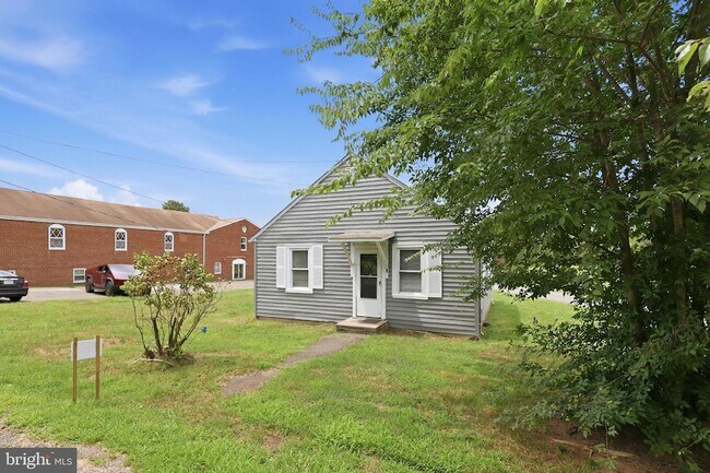 Building Photo - 9246 Prospect Ave