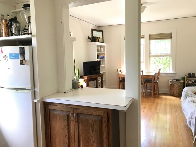 Building Photo - One Bedroom In 4-Plex Close To Chautauqua ...