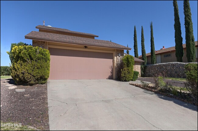 Building Photo - 601 Firedale Ln