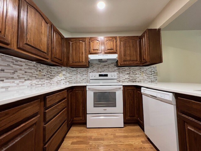 Building Photo - 3988 Fairway Hills Dr