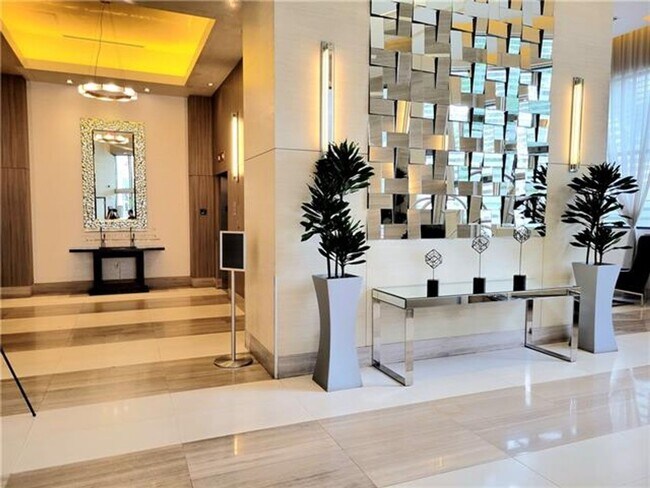 Building Photo - 999 SW 1st Ave