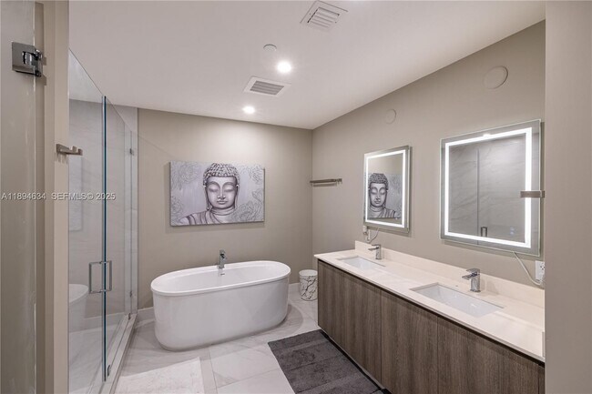 Building Photo - 17550 Collins Ave