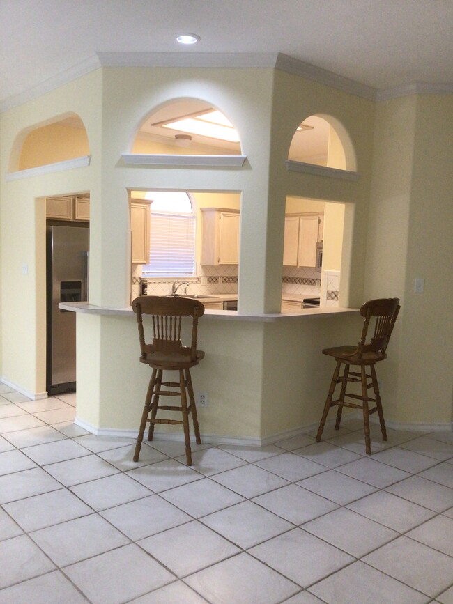 Building Photo - 13554 Peseta Ct
