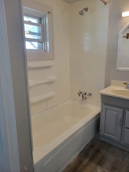 Building Photo - 479 N Eureka Ave