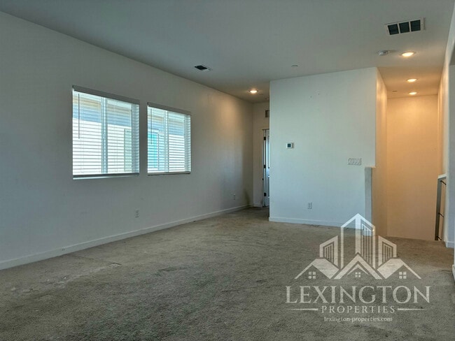 Building Photo - Beautiful Modern, 3BD/2.5BA Home in Rancho...