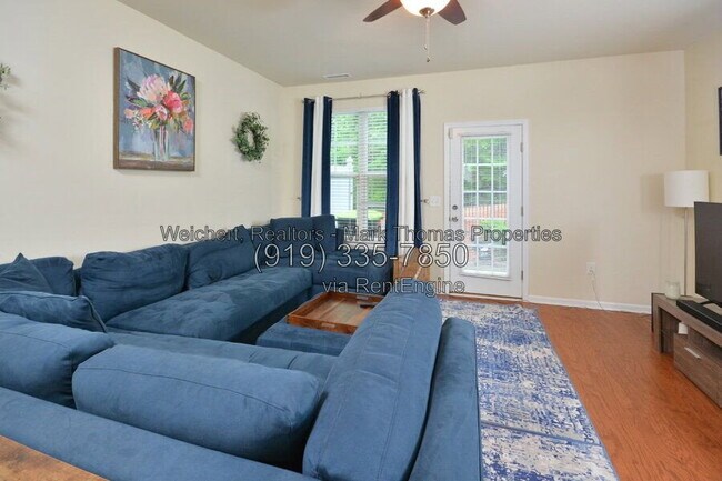 Building Photo - 100 Stratford Lakes Dr