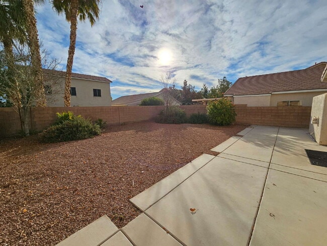 Building Photo - 6030 Blue Autumn St