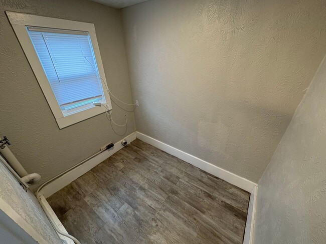 Building Photo - Beautiful 4 Bedroom  House