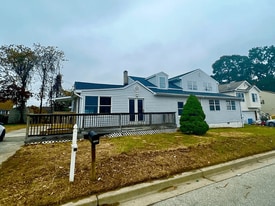 Building Photo - 758 209th St