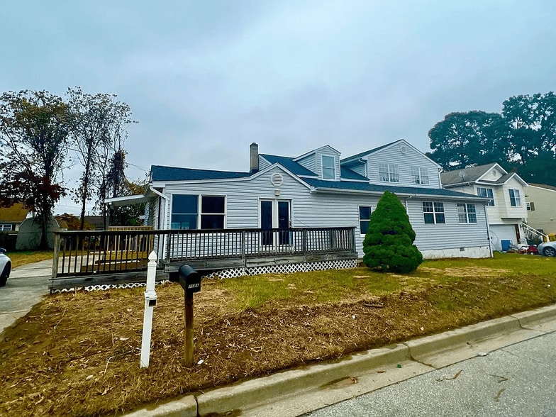 Primary Photo - 758 209th St