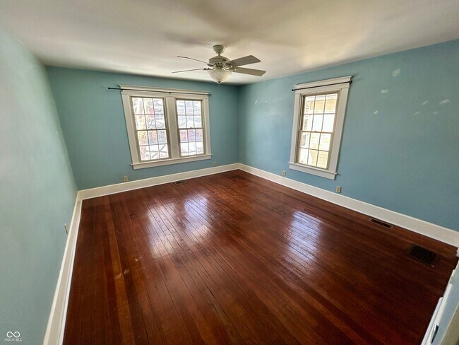 Building Photo - 235 N Oxford St