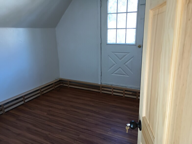 Building Photo - 10 Flint St