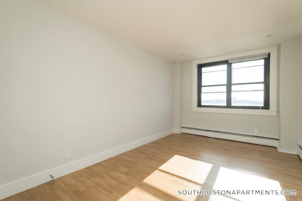 Building Photo - 1410 Columbia Rd