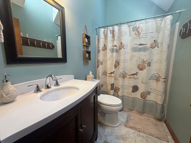 Building Photo - 14 Songbird Ln