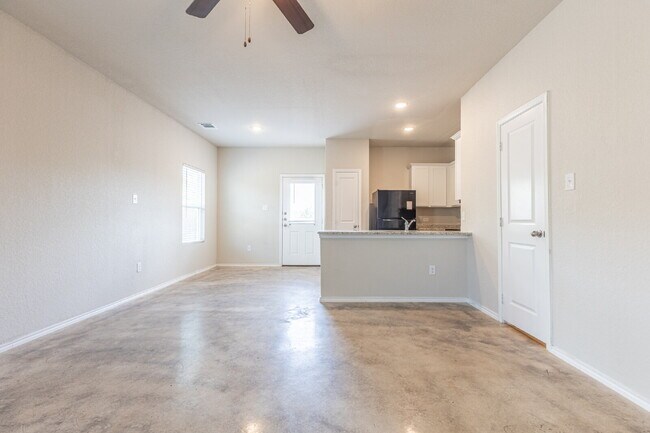 Building Photo - 8723 Key Windy Way