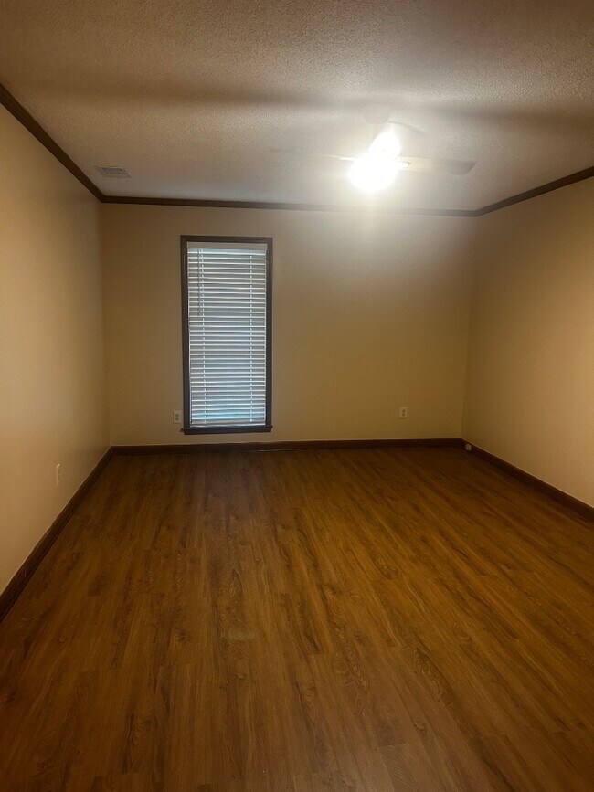 Building Photo - 500 Bedlington Dr
