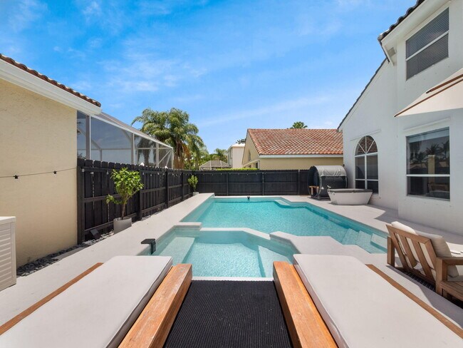 Building Photo - 6017 Newport Village Way