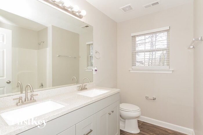 Building Photo - 2800 Black Walnut Ln