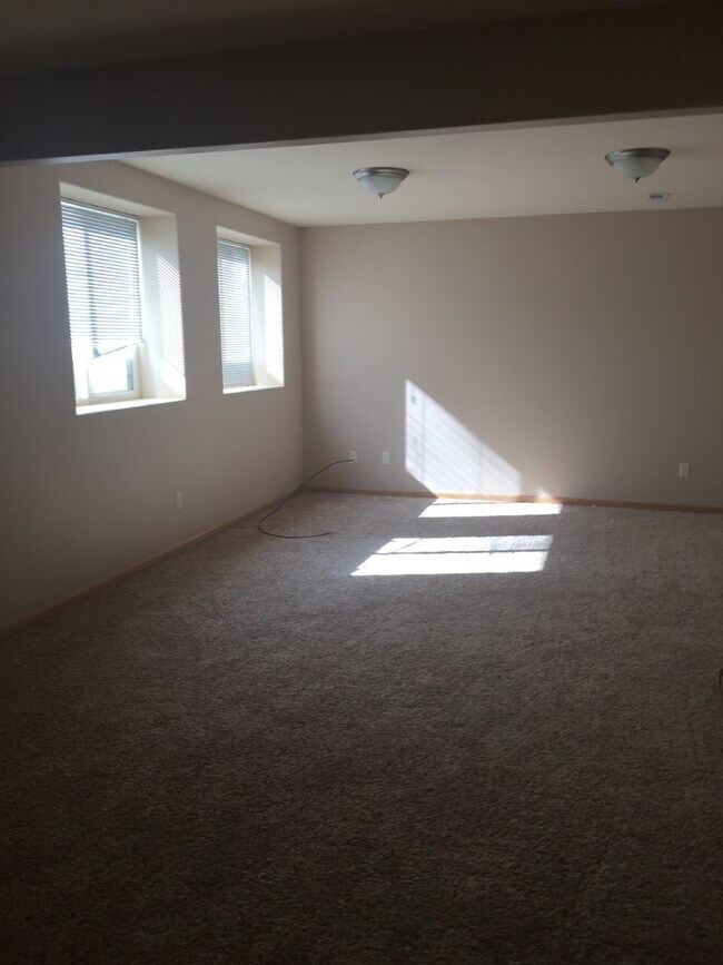 Building Photo - 642 Antelope Cir