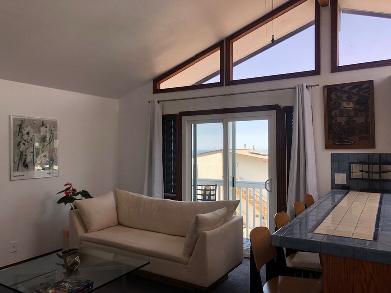 Building Photo - 208 Marine Ave