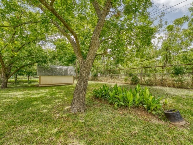 Building Photo - 207 McGee Trail