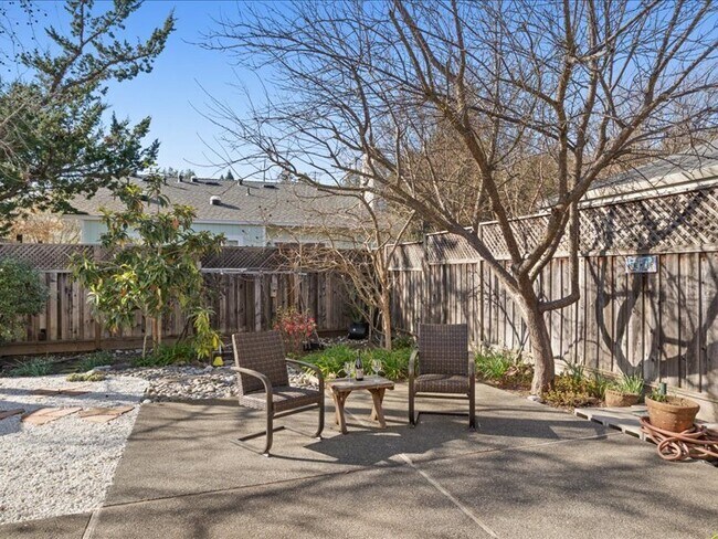 Building Photo - 349 Almond Way