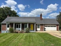 Building Photo - 1750 N Staunton Dr