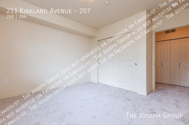 Building Photo - 211 Kirkland Ave