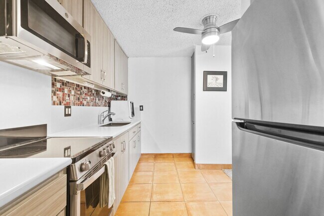 Building Photo - 3050 Rue D’Orleans