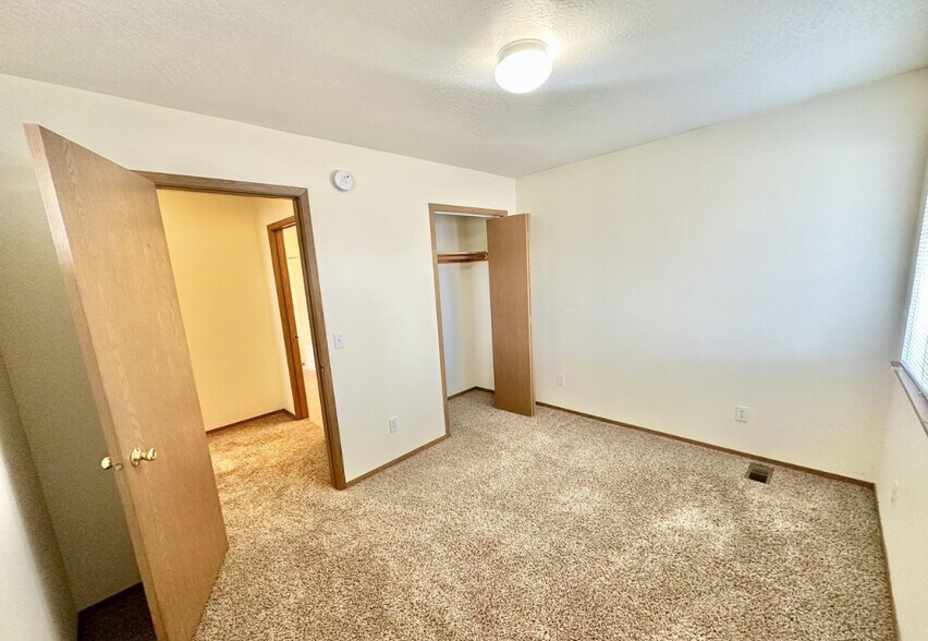 Building Photo - 107 N Caton St